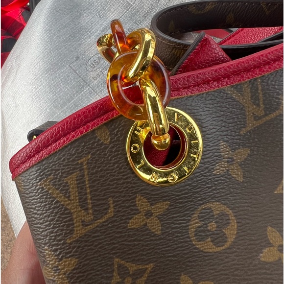 Crossbody or hand purse - Picture 4 of 10